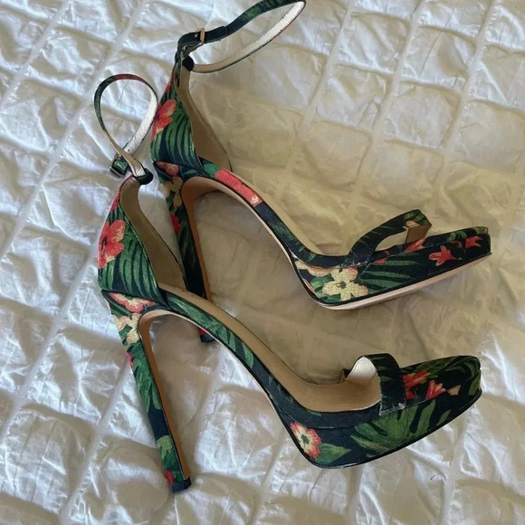 Raye floral Addison pump heels - Picture 9 of 9